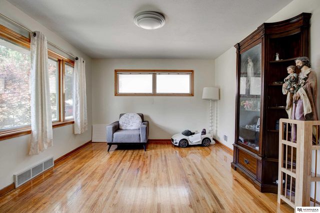 6759 Lafayette Avenue, Omaha, NE 68132
