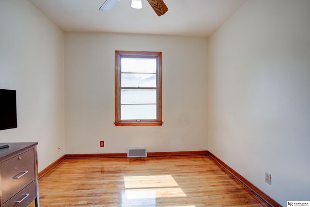 6759 Lafayette Avenue, Omaha, NE 68132