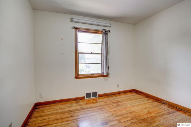 6759 Lafayette Avenue, Omaha, NE 68132