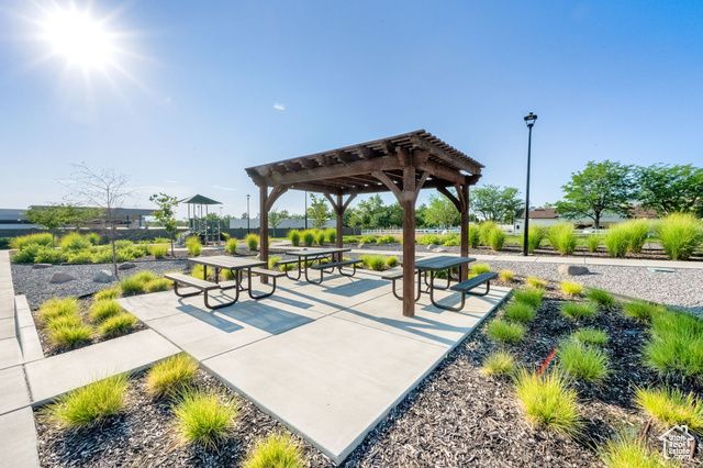 328 E 1100 S, Centerville, UT 84014