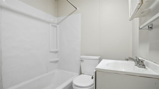 7367 Denniston Ave, Swissvale, PA 15218