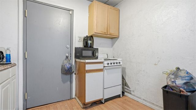 7367 Denniston Ave, Swissvale, PA 15218