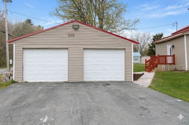 11 Kingdom Road, Volney, NY 13126