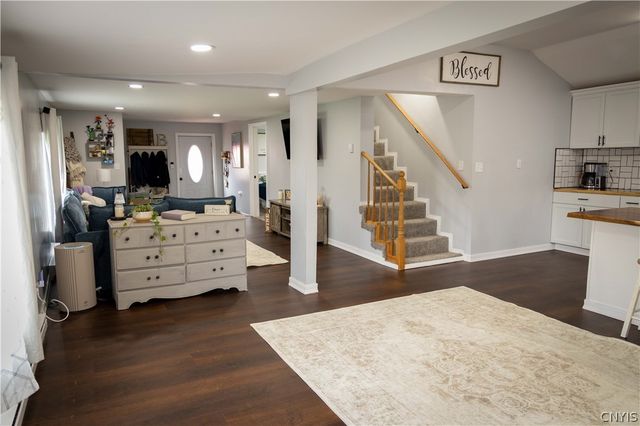 11 Kingdom Road, Volney, NY 13126