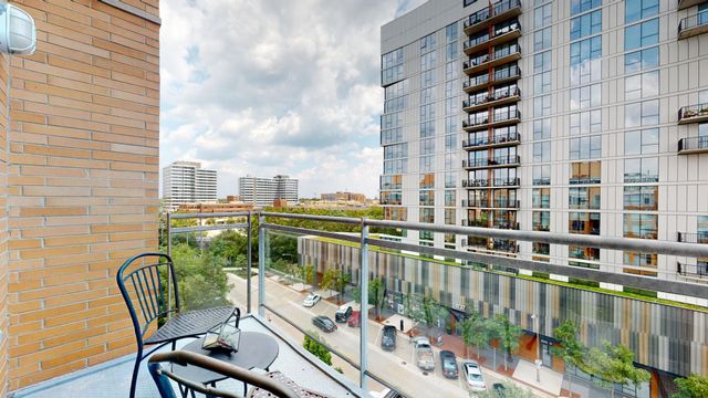 1720 Oak Avenue 703, Evanston, IL 60201