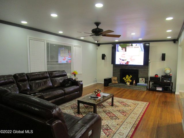 139 Western Pkwy, Schenectady, NY 12304