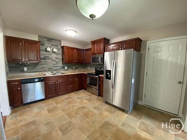 231 Augusta Way, Hinesville, GA 31313