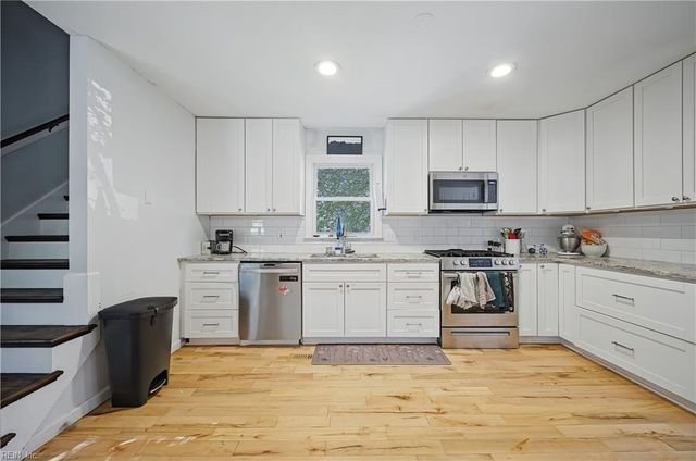 808 Tiverton PL, Chesapeake, VA 23320