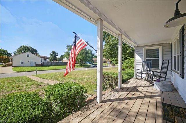 808 Tiverton PL, Chesapeake, VA 23320