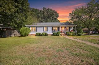 808 Tiverton PL, Chesapeake, VA 23320