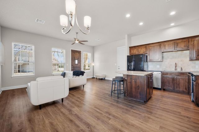201 Young Ranch RD, Georgetown, TX 78633