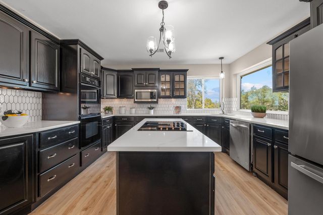 201 Young Ranch RD, Georgetown, TX 78633