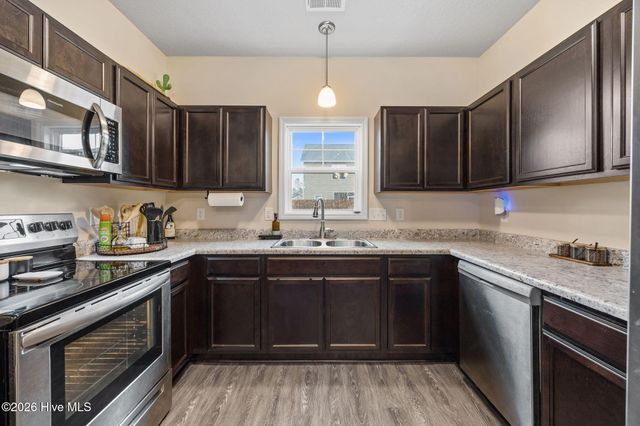 225 Shallowbag Bay Lane, Jacksonville, NC 28546