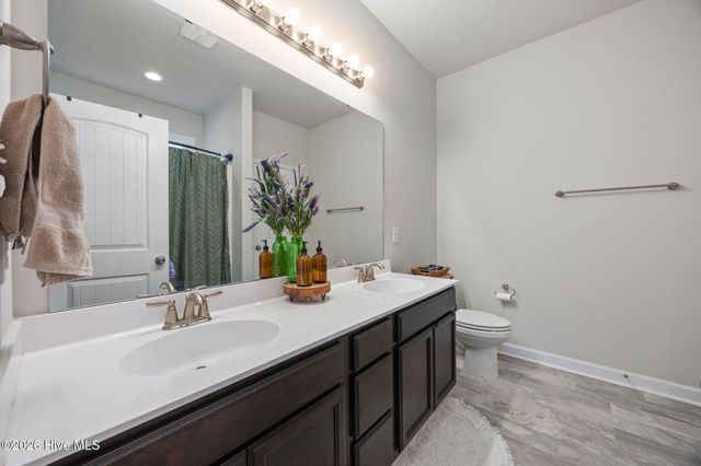 225 Shallowbag Bay Lane, Jacksonville, NC 28546