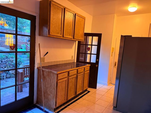 4432 Harbor View AVE, Oakland, CA 94619