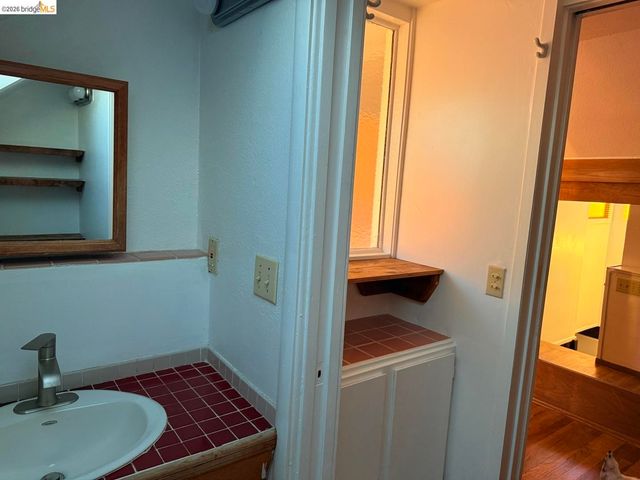 4432 Harbor View AVE, Oakland, CA 94619