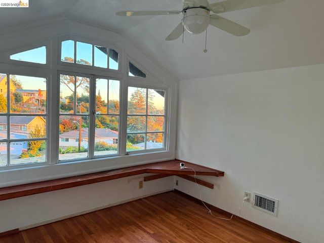 4432 Harbor View AVE, Oakland, CA 94619