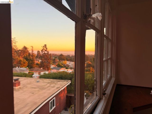 4432 Harbor View AVE, Oakland, CA 94619