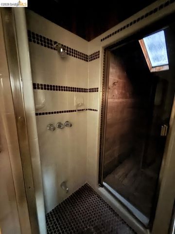 4432 Harbor View AVE, Oakland, CA 94619