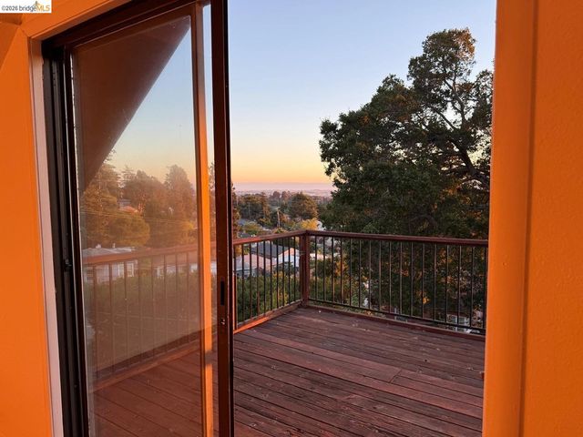 4432 Harbor View AVE, Oakland, CA 94619