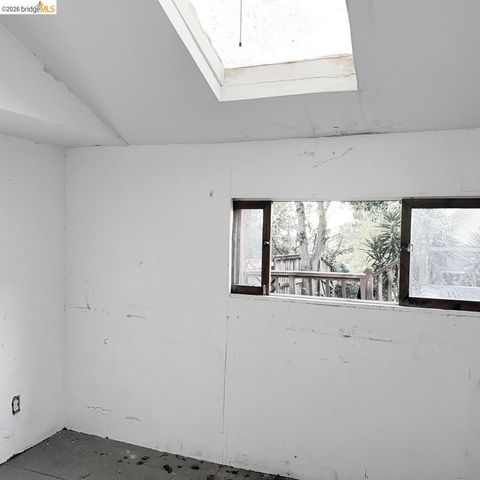 4432 Harbor View AVE, Oakland, CA 94619