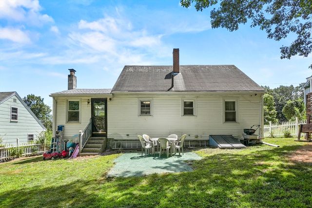 93 Senna Road, Fitchburg, MA 01420
