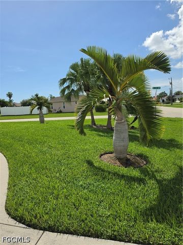 1300 SE 31st TER, Cape Coral, FL 33904