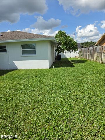 1300 SE 31st TER, Cape Coral, FL 33904