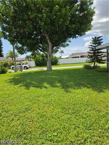1300 SE 31st TER, Cape Coral, FL 33904