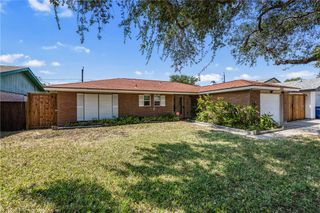 2243 Lombardy Dr, Corpus Christi, TX 78418