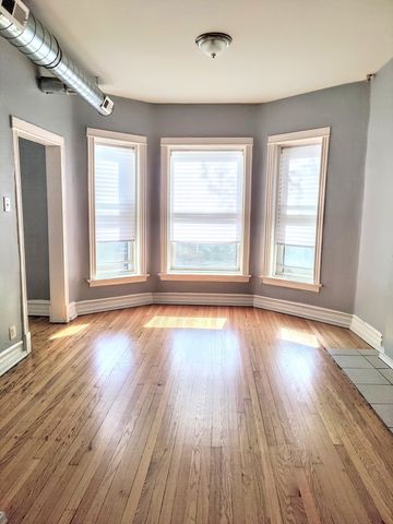 6622 S Saint Lawrence Avenue 2, Chicago, IL 60637
