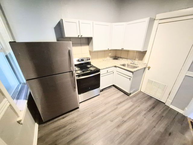 6622 S Saint Lawrence Avenue 2, Chicago, IL 60637
