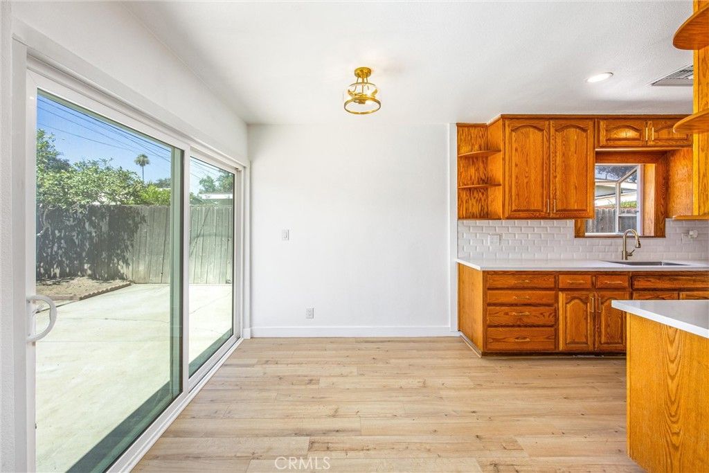Image 13 of property listing at 634 E Pioneer, Redlands, CA 92374