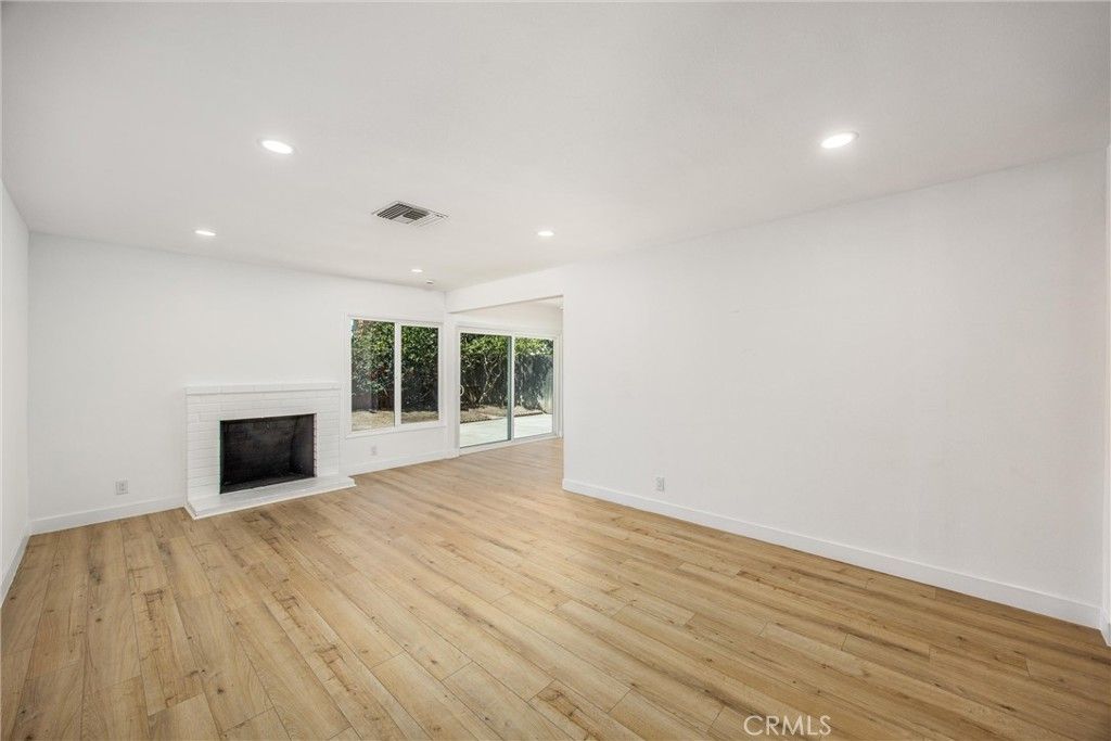 Image 3 of property listing at 634 E Pioneer, Redlands, CA 92374