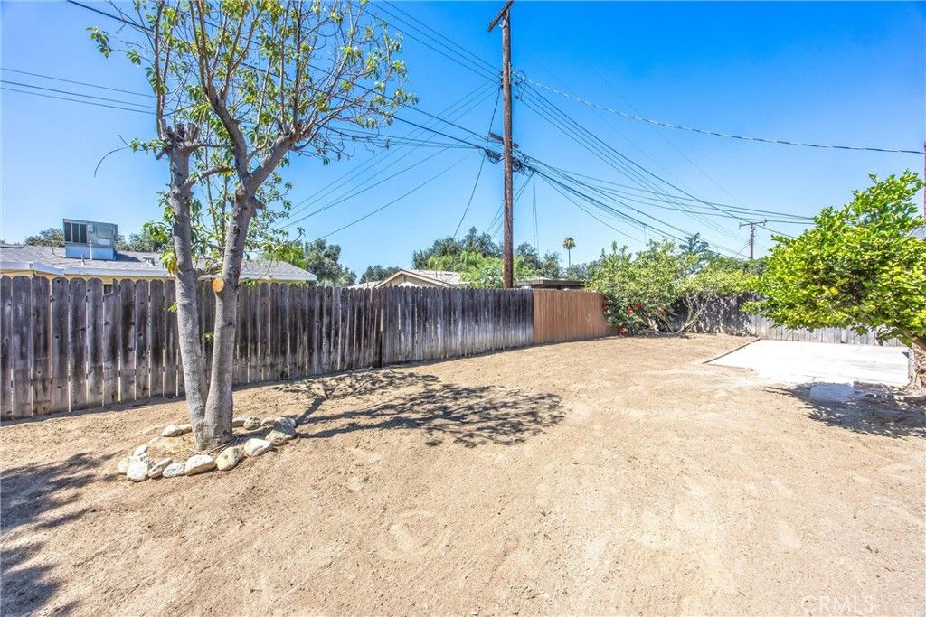 Image 32 of property listing at 634 E Pioneer, Redlands, CA 92374