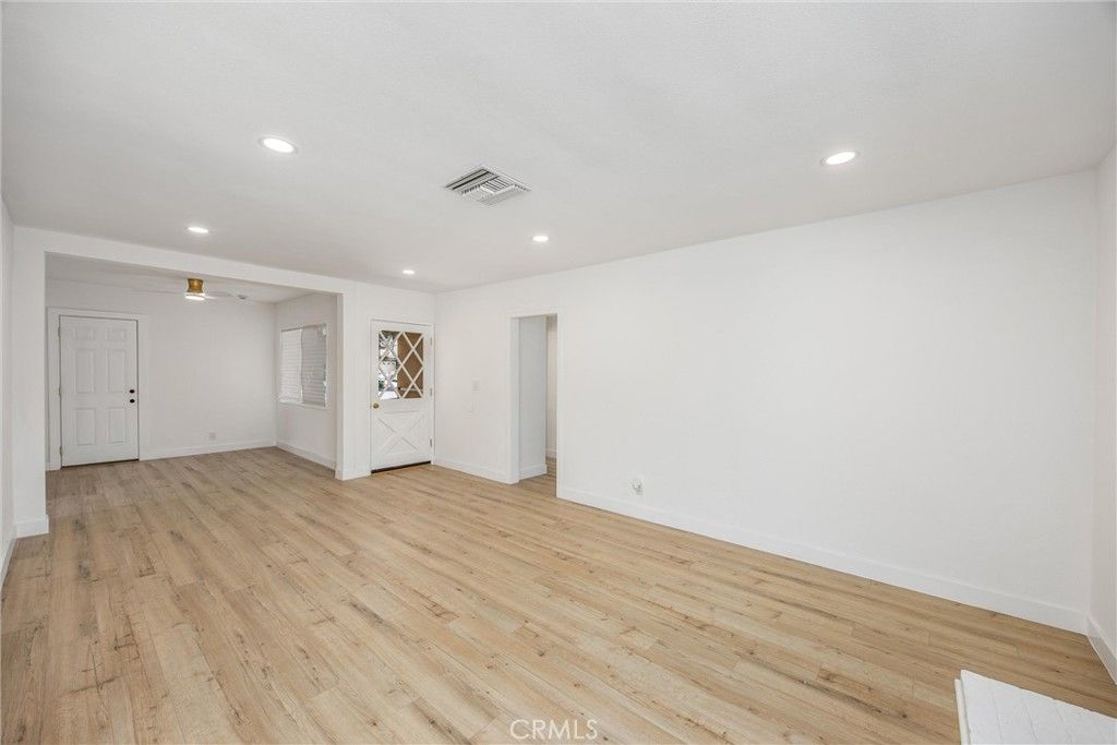 Image 4 of property listing at 634 E Pioneer, Redlands, CA 92374
