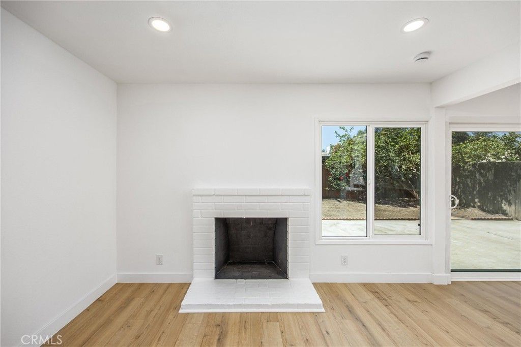 Image 5 of property listing at 634 E Pioneer, Redlands, CA 92374