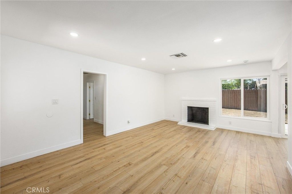 Image 9 of property listing at 634 E Pioneer, Redlands, CA 92374