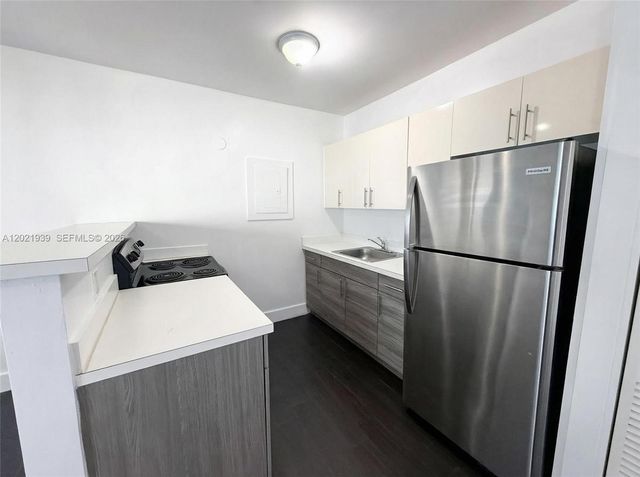 1040 NW 3rd Ave 5, Miami, FL 33136