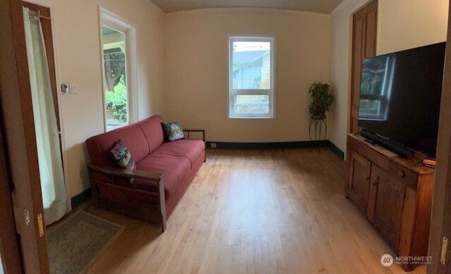 8045 26th Avenue NW, Seattle, WA 98117