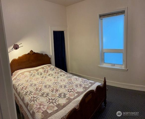 8045 26th Avenue NW, Seattle, WA 98117