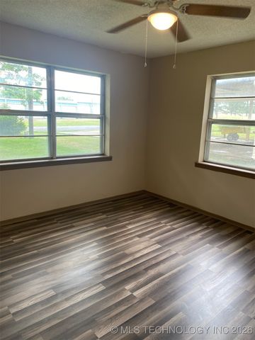 305 N 10th Street, Hartshorne, OK 74547