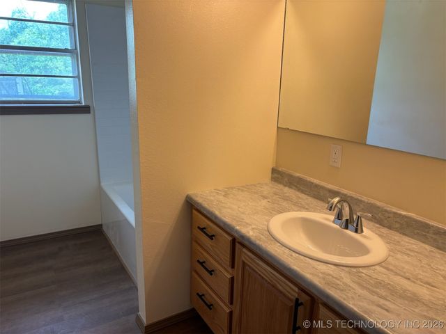 305 N 10th Street, Hartshorne, OK 74547