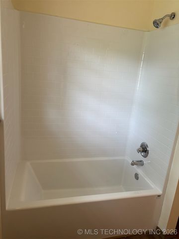 305 N 10th Street, Hartshorne, OK 74547