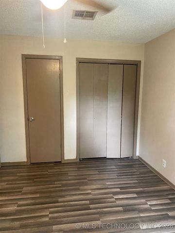 305 N 10th Street, Hartshorne, OK 74547