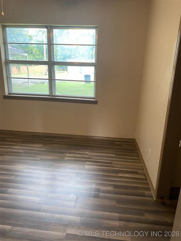 305 N 10th Street, Hartshorne, OK 74547