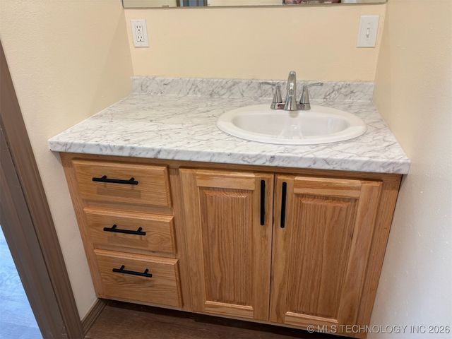 305 N 10th Street, Hartshorne, OK 74547