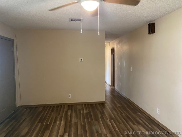 305 N 10th Street, Hartshorne, OK 74547