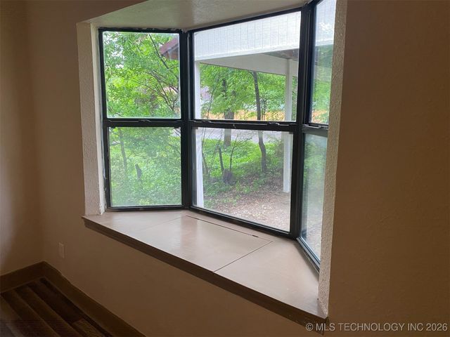 305 N 10th Street, Hartshorne, OK 74547