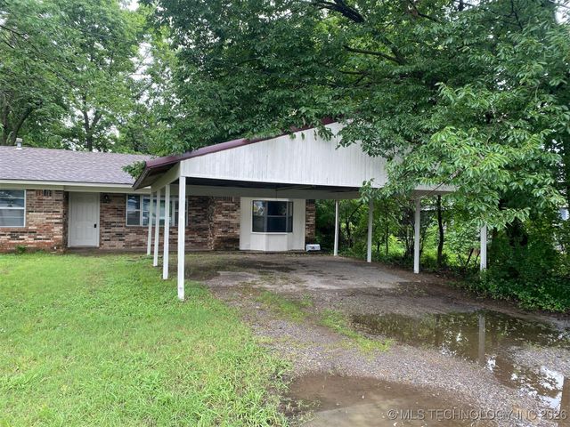 305 N 10th Street, Hartshorne, OK 74547